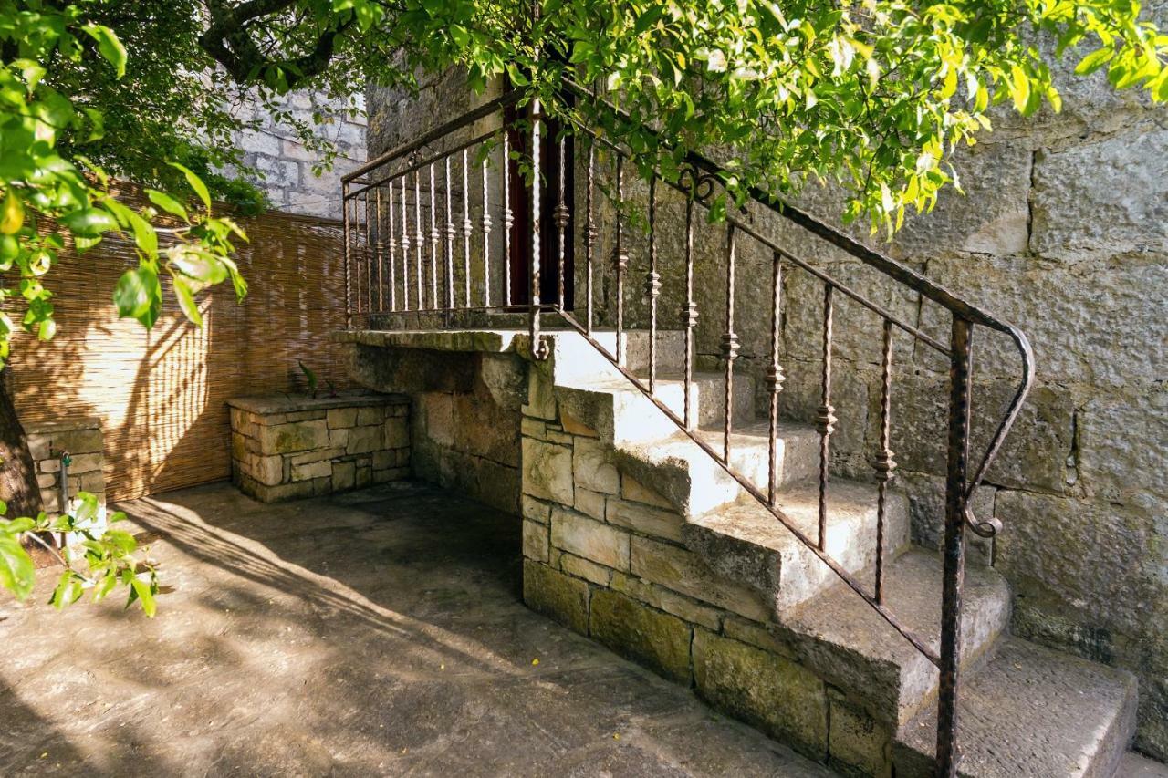 Old Small Stone House Zrnovo Bagian luar foto