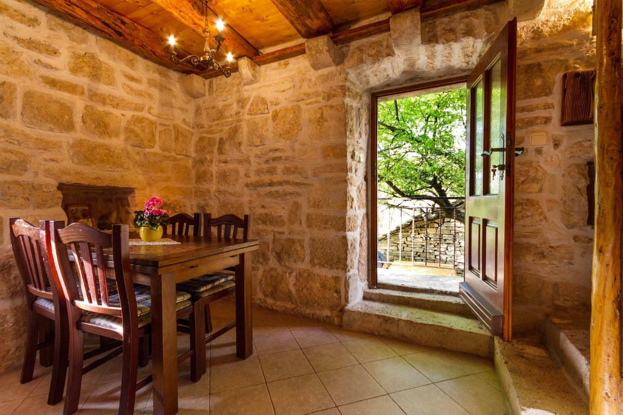 Old Small Stone House Zrnovo Bagian luar foto