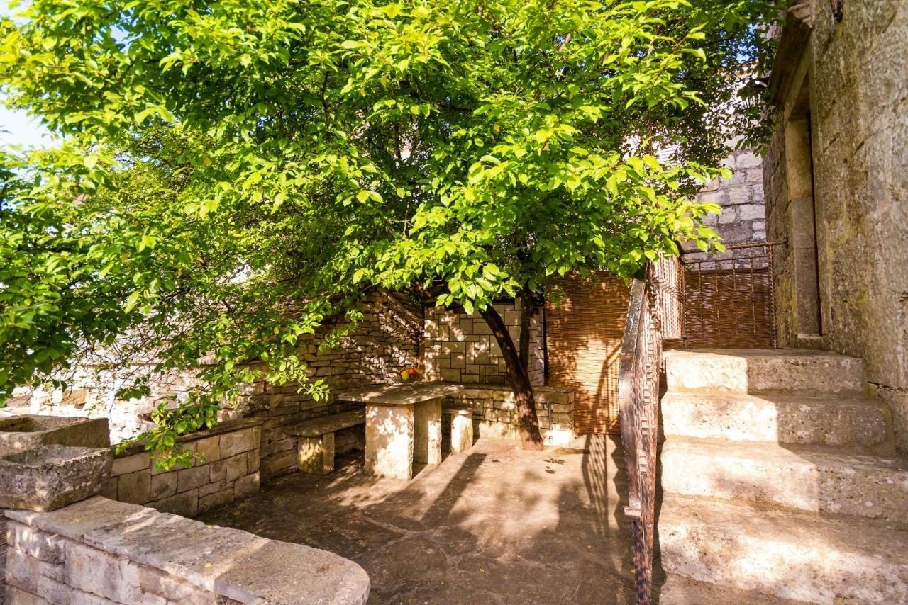 Old Small Stone House Zrnovo Bagian luar foto